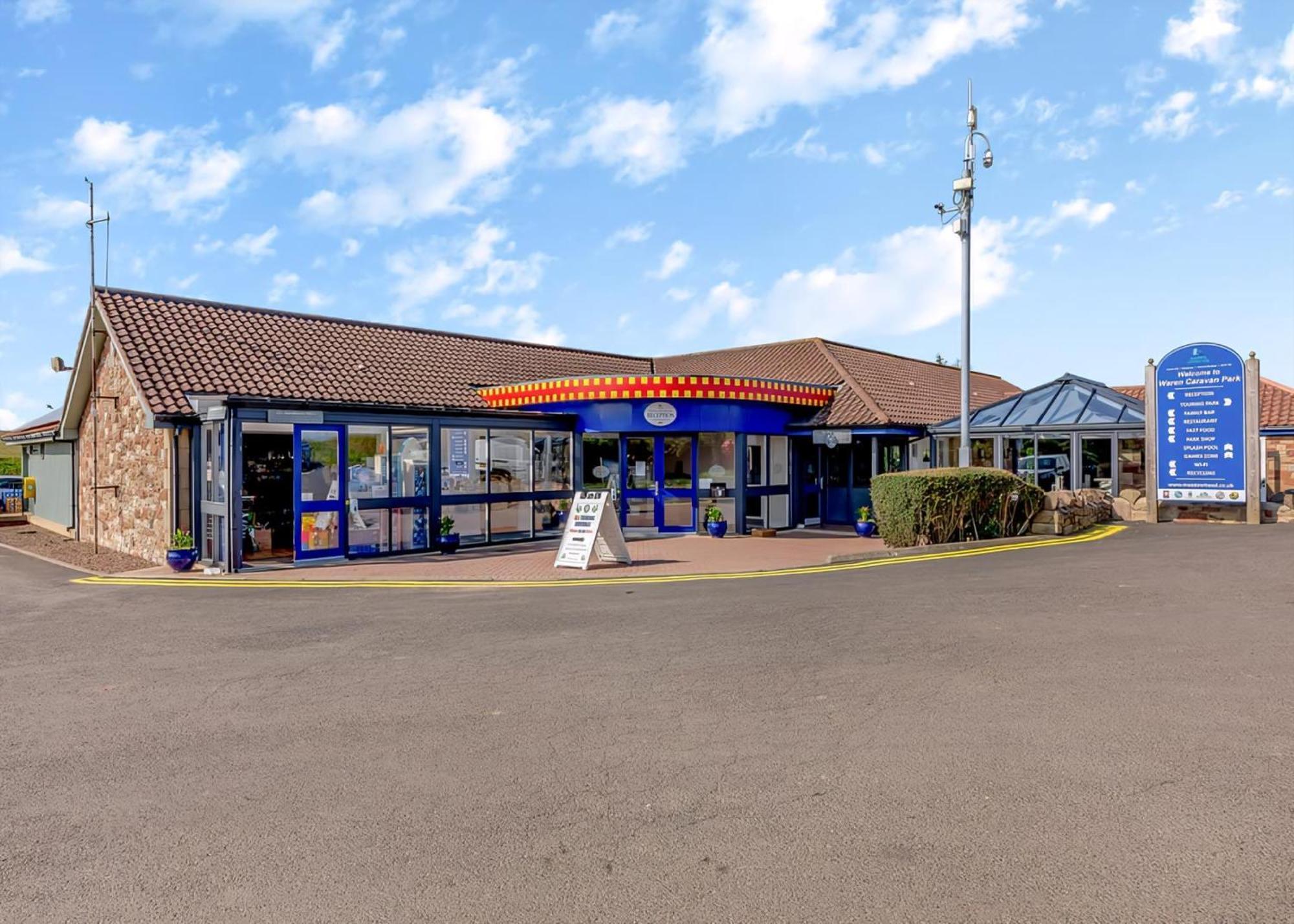 Waren Caravan Park Bamburgh Extérieur photo