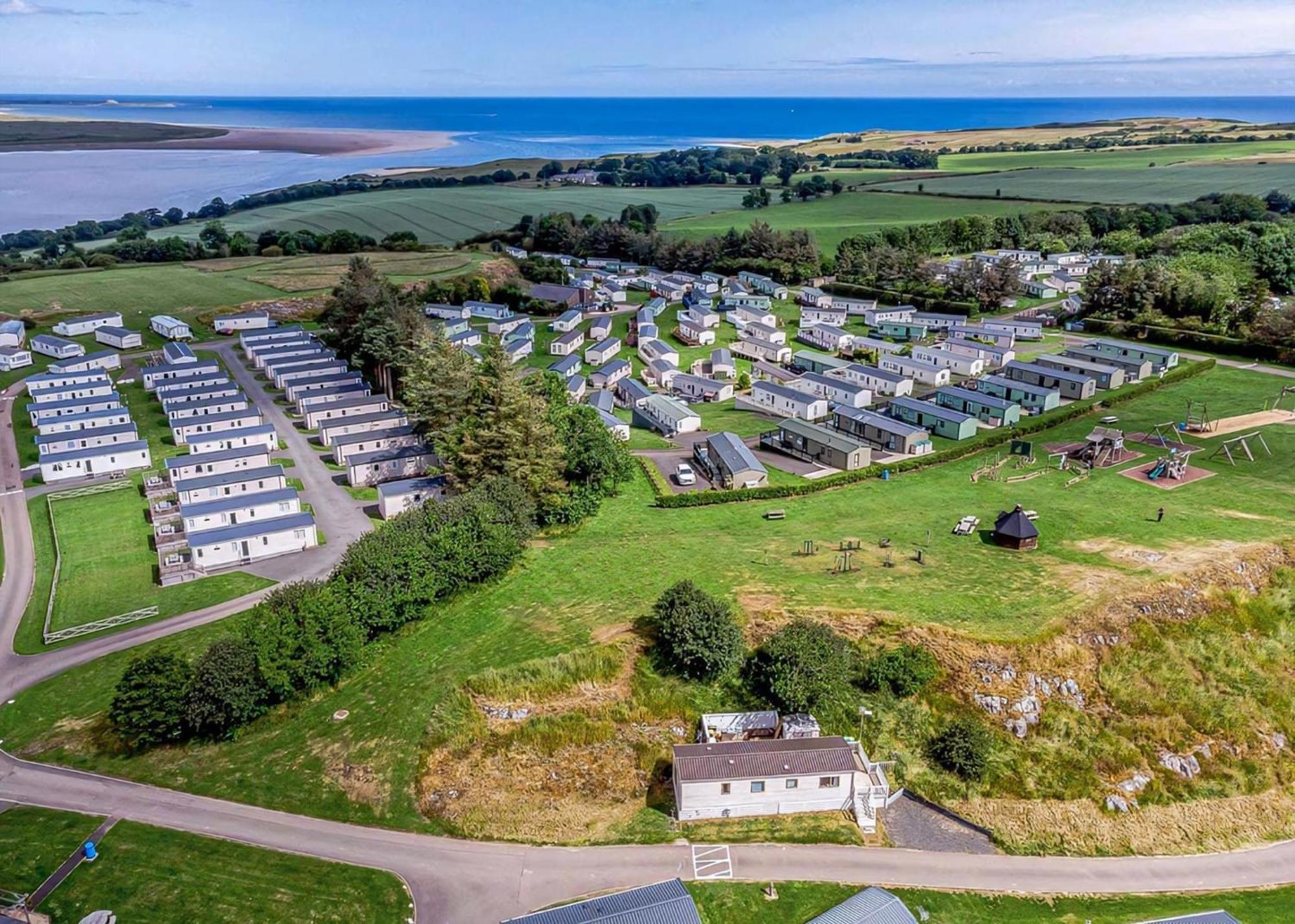 Waren Caravan Park Bamburgh Extérieur photo